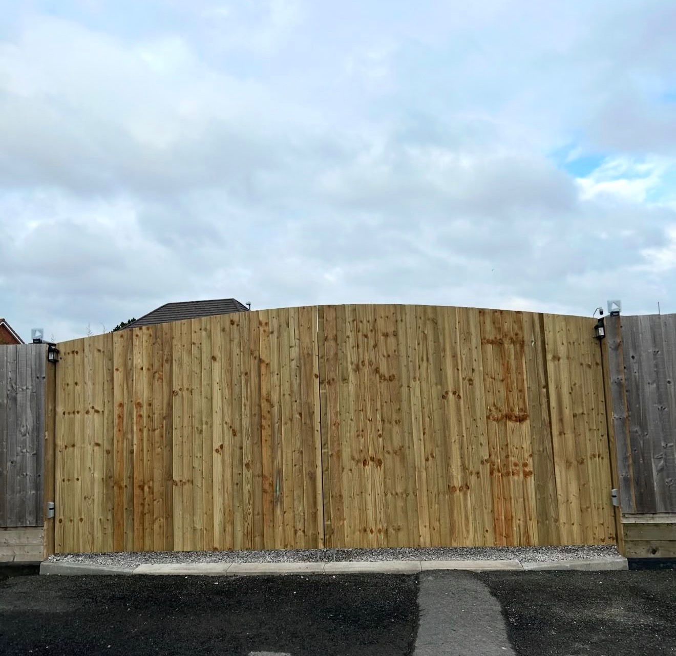 Automated site gates installation for commercial entrance